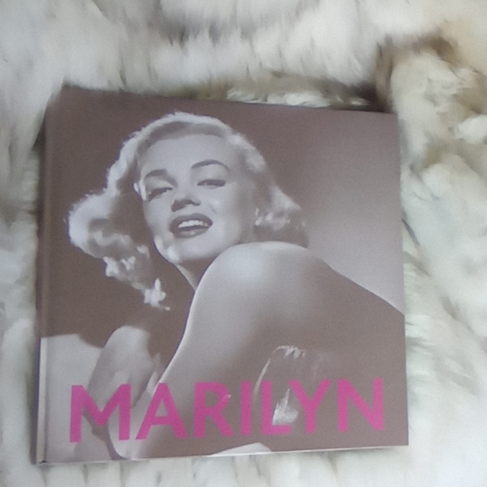 MARILYN coffee table book